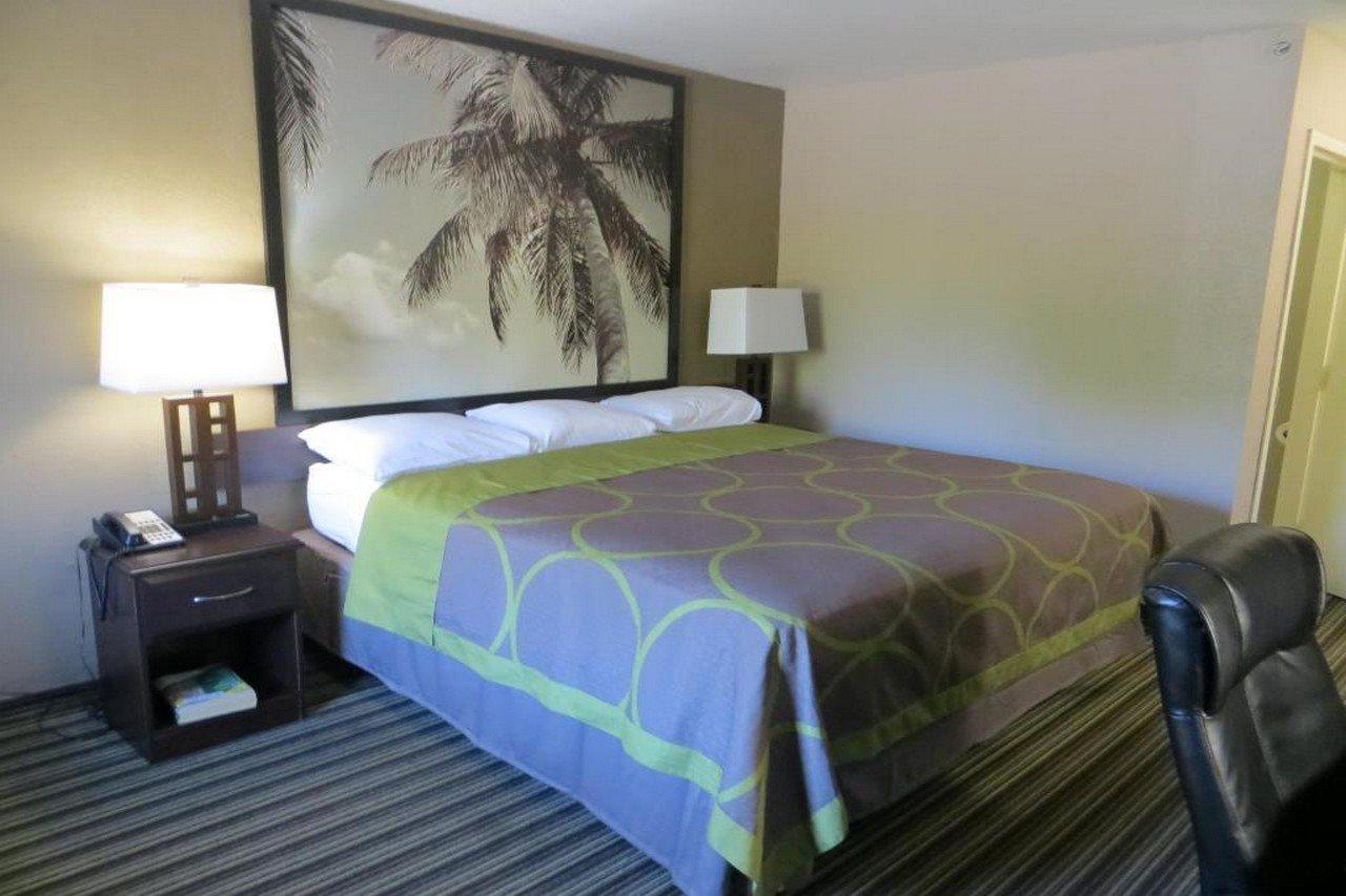 Super 8 By Wyndham Fort Myers Exteriör bild