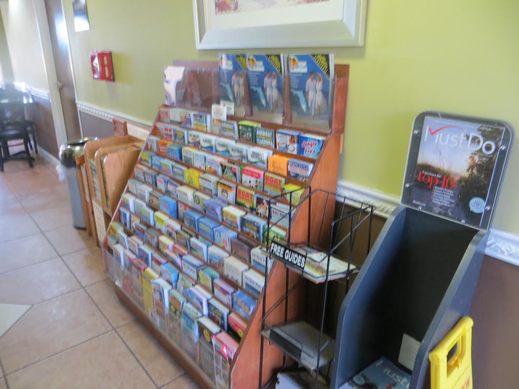 Super 8 By Wyndham Fort Myers Exteriör bild